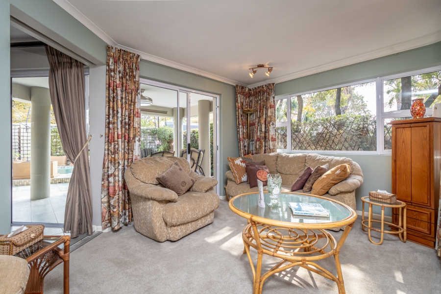 5 Bedroom Property for Sale in Magaliessig Gauteng