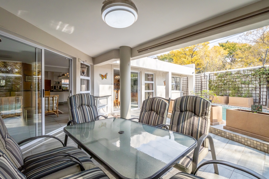 5 Bedroom Property for Sale in Magaliessig Gauteng