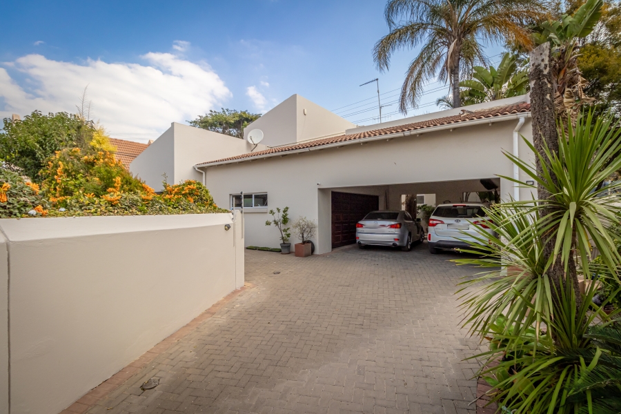 5 Bedroom Property for Sale in Magaliessig Gauteng