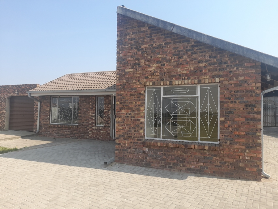 To Let 2 Bedroom Property for Rent in Bedworth Park Gauteng
