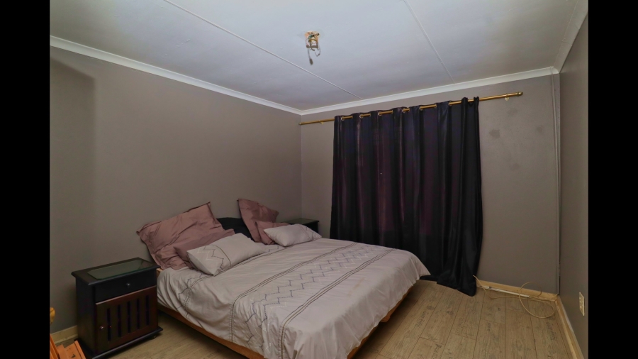 4 Bedroom Property for Sale in Raceview Gauteng
