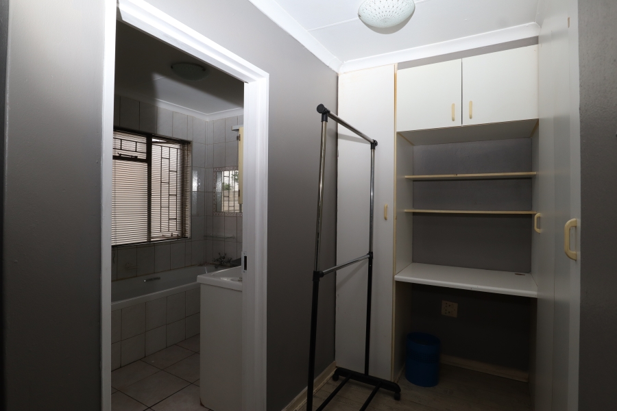 4 Bedroom Property for Sale in Raceview Gauteng