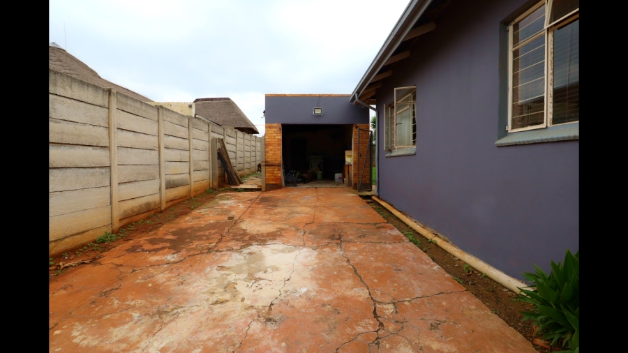 4 Bedroom Property for Sale in Raceview Gauteng
