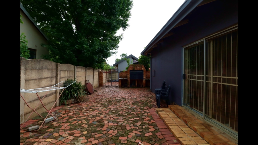 4 Bedroom Property for Sale in Raceview Gauteng