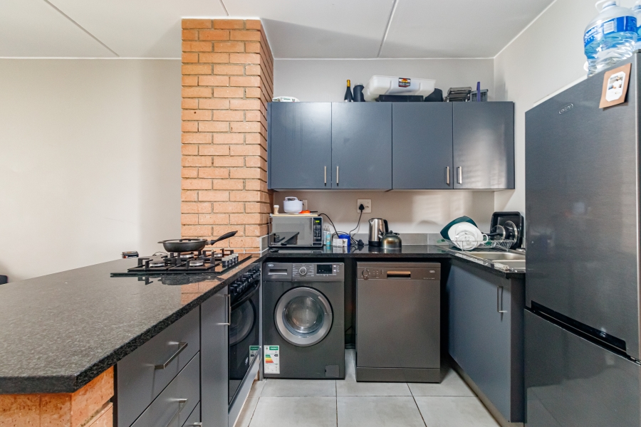 2 Bedroom Property for Sale in Vorna Valley Gauteng