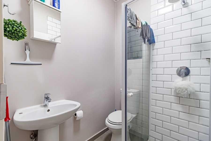 2 Bedroom Property for Sale in Vorna Valley Gauteng