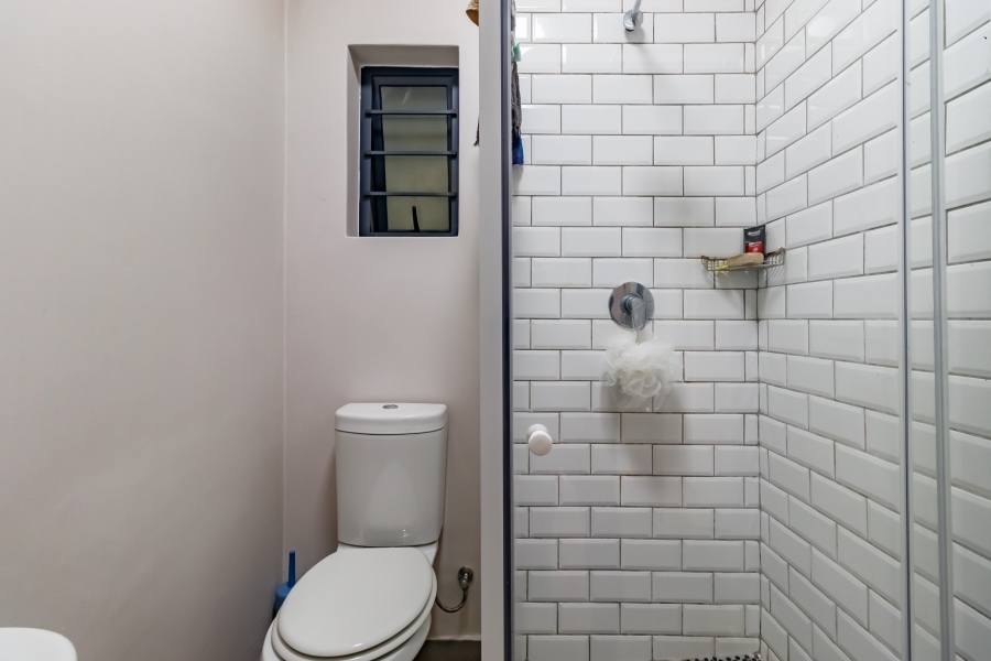 2 Bedroom Property for Sale in Vorna Valley Gauteng