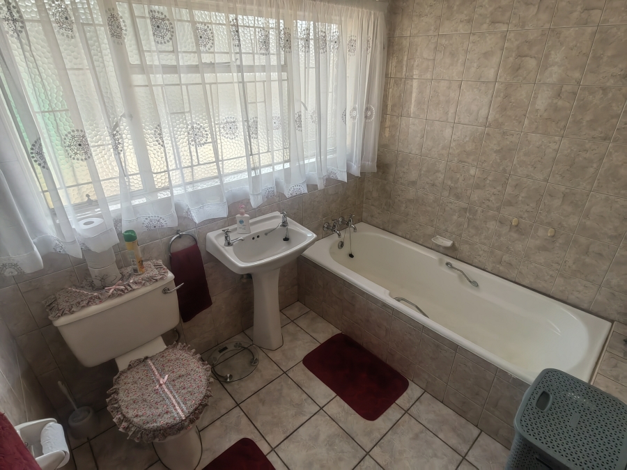 3 Bedroom Property for Sale in Rensburg Gauteng