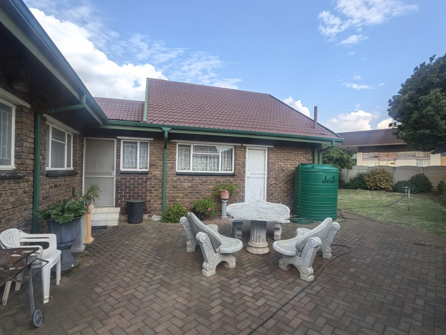 3 Bedroom Property for Sale in Rensburg Gauteng
