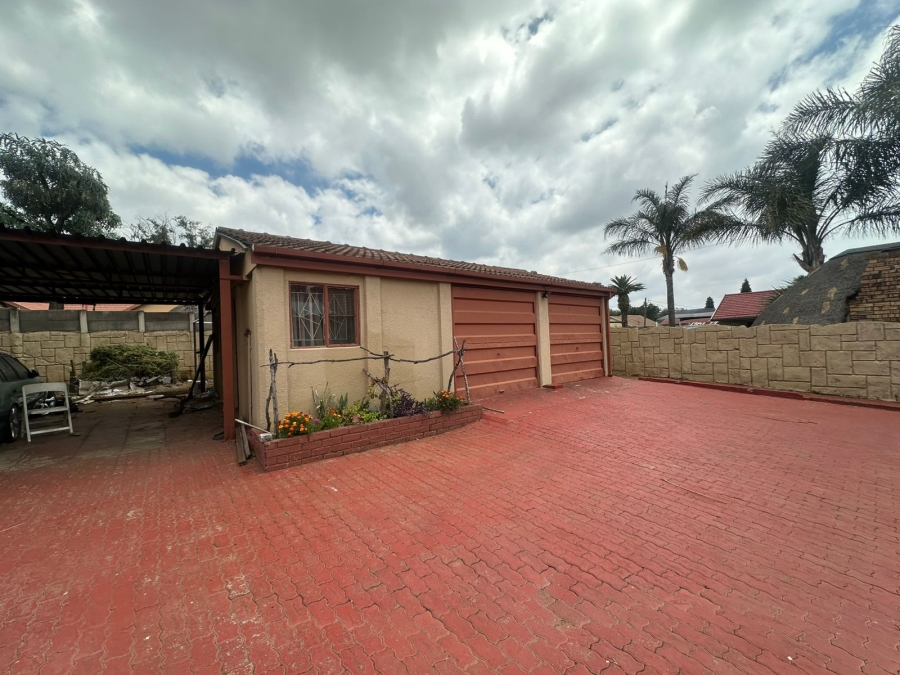 To Let 3 Bedroom Property for Rent in General Albertspark Gauteng