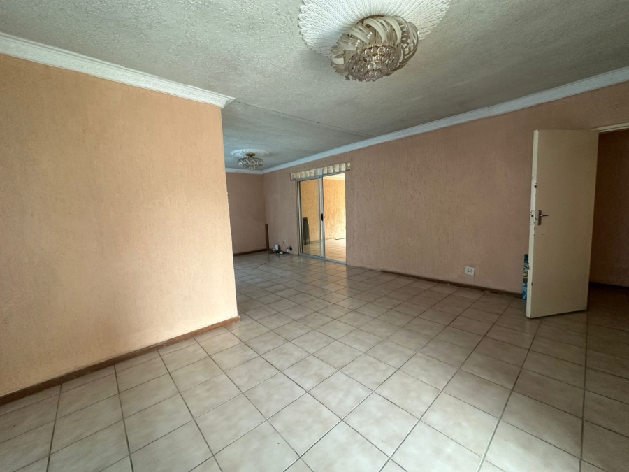 To Let 3 Bedroom Property for Rent in General Albertspark Gauteng