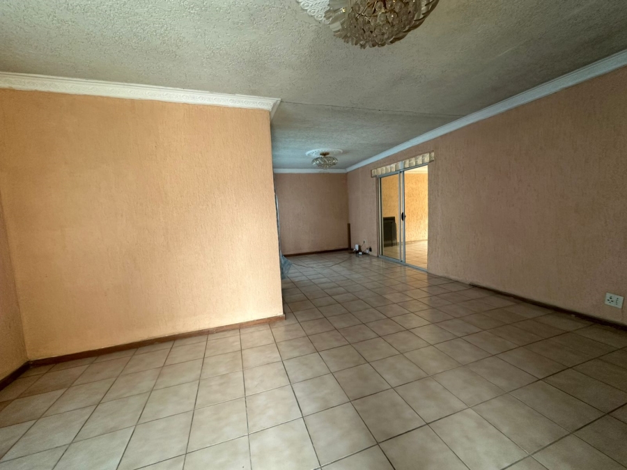 To Let 3 Bedroom Property for Rent in General Albertspark Gauteng