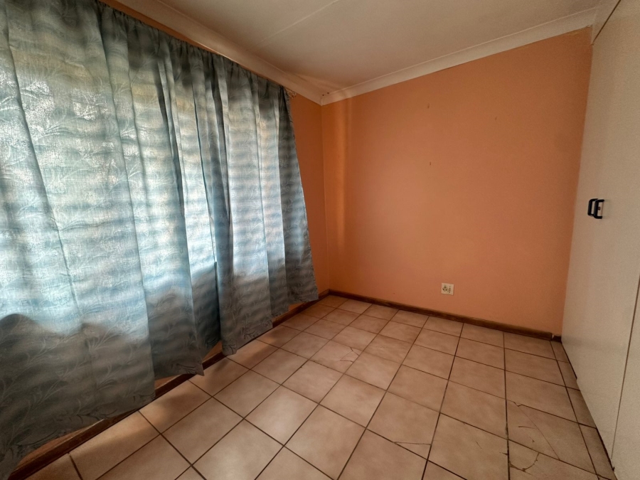 To Let 3 Bedroom Property for Rent in General Albertspark Gauteng