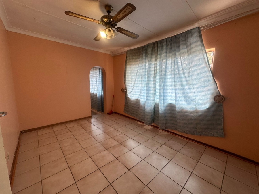 To Let 3 Bedroom Property for Rent in General Albertspark Gauteng