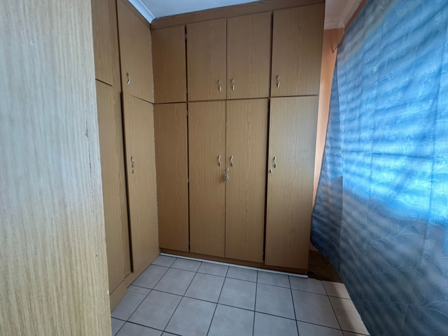 To Let 3 Bedroom Property for Rent in General Albertspark Gauteng