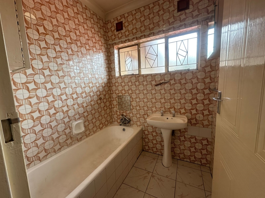 To Let 3 Bedroom Property for Rent in General Albertspark Gauteng