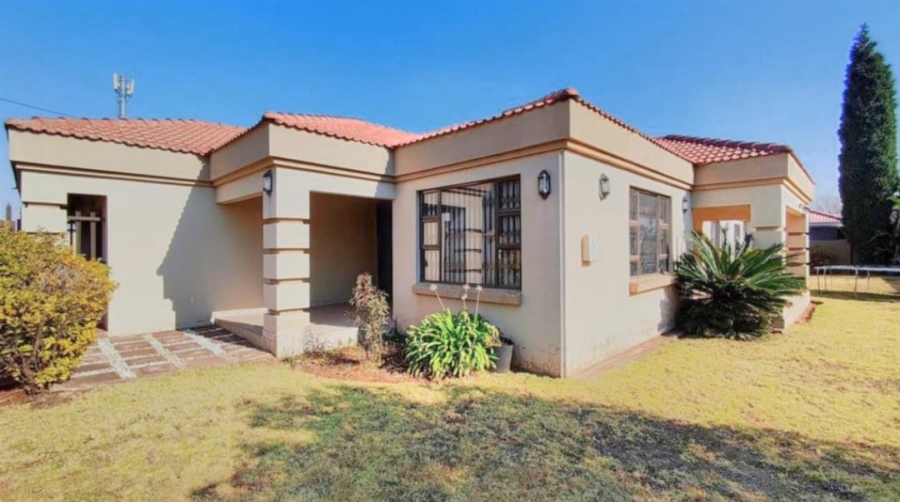 3 Bedroom Property for Sale in Dawn Park Gauteng