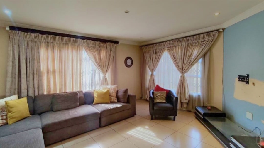 3 Bedroom Property for Sale in Dawn Park Gauteng