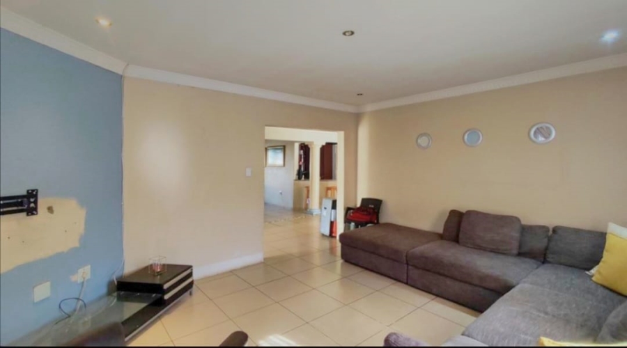 3 Bedroom Property for Sale in Dawn Park Gauteng