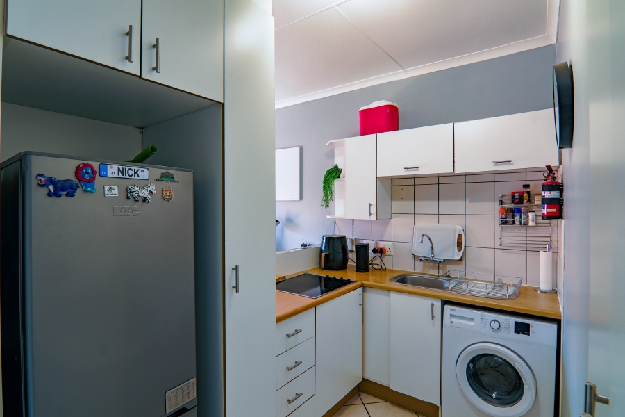 1 Bedroom Property for Sale in Highveld Gauteng