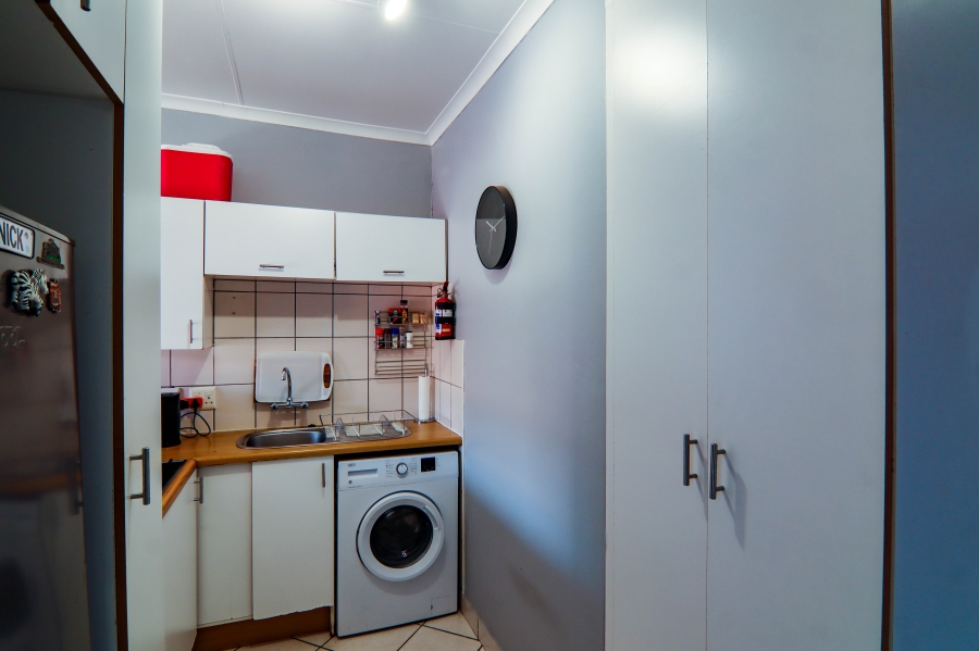 1 Bedroom Property for Sale in Highveld Gauteng