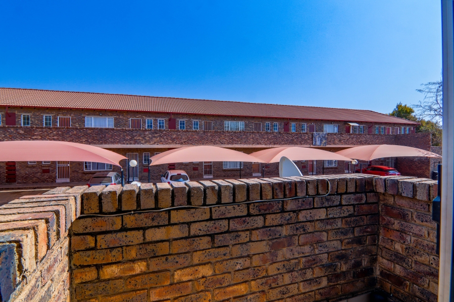 1 Bedroom Property for Sale in Highveld Gauteng