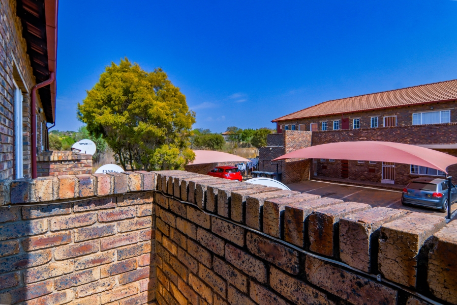 1 Bedroom Property for Sale in Highveld Gauteng