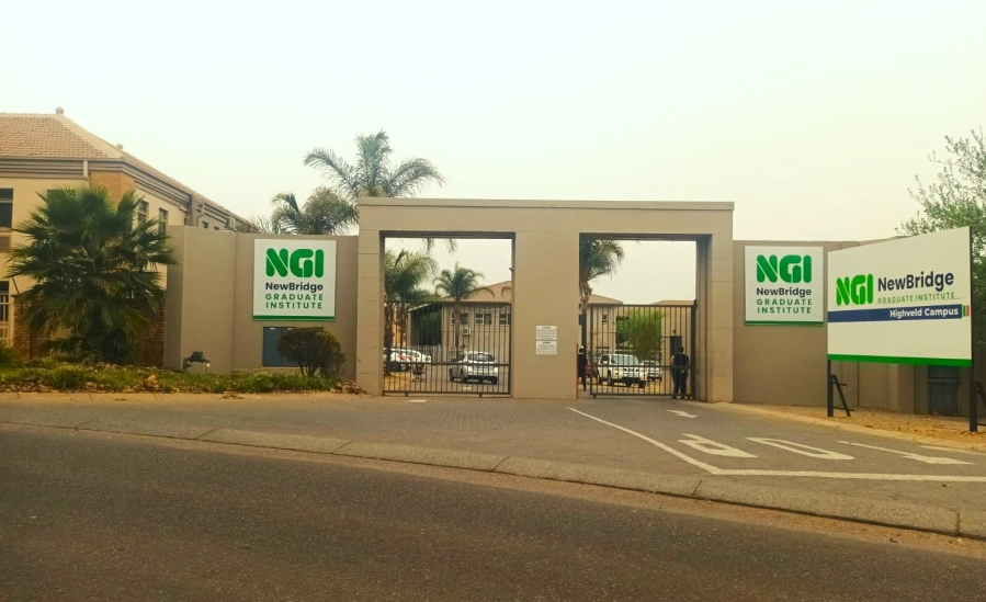 1 Bedroom Property for Sale in Highveld Gauteng