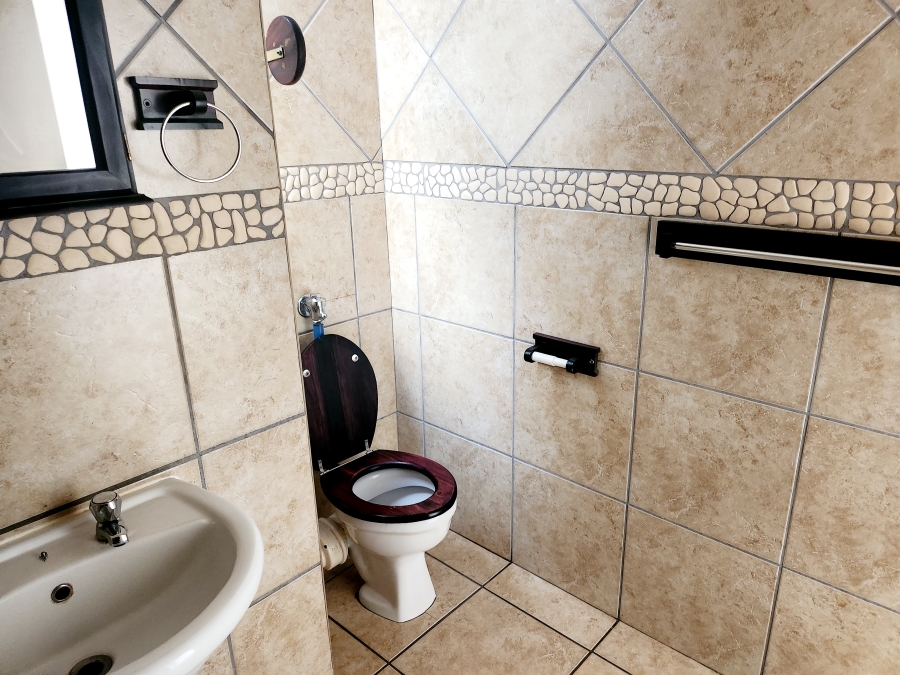 2 Bedroom Property for Sale in Three Rivers Gauteng