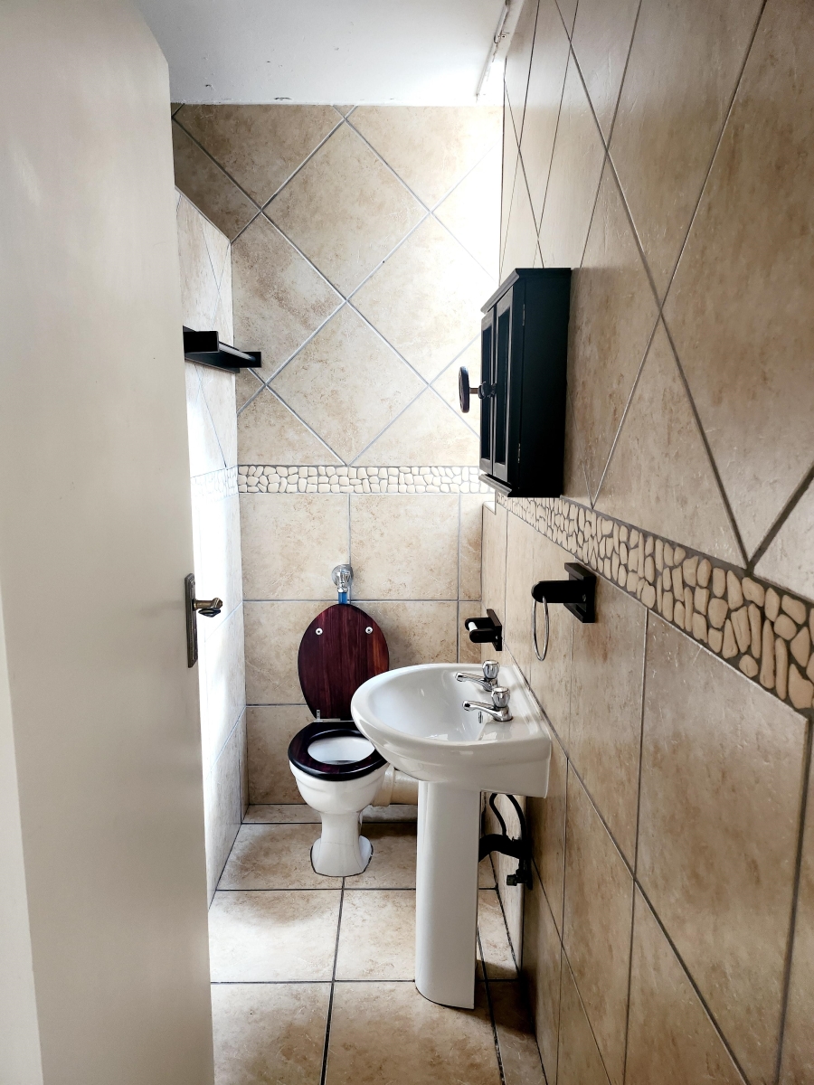 2 Bedroom Property for Sale in Three Rivers Gauteng