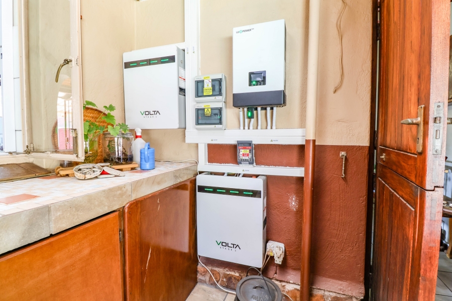 6 Bedroom Property for Sale in Eldoraigne Gauteng