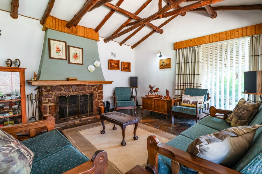 6 Bedroom Property for Sale in Eldoraigne Gauteng