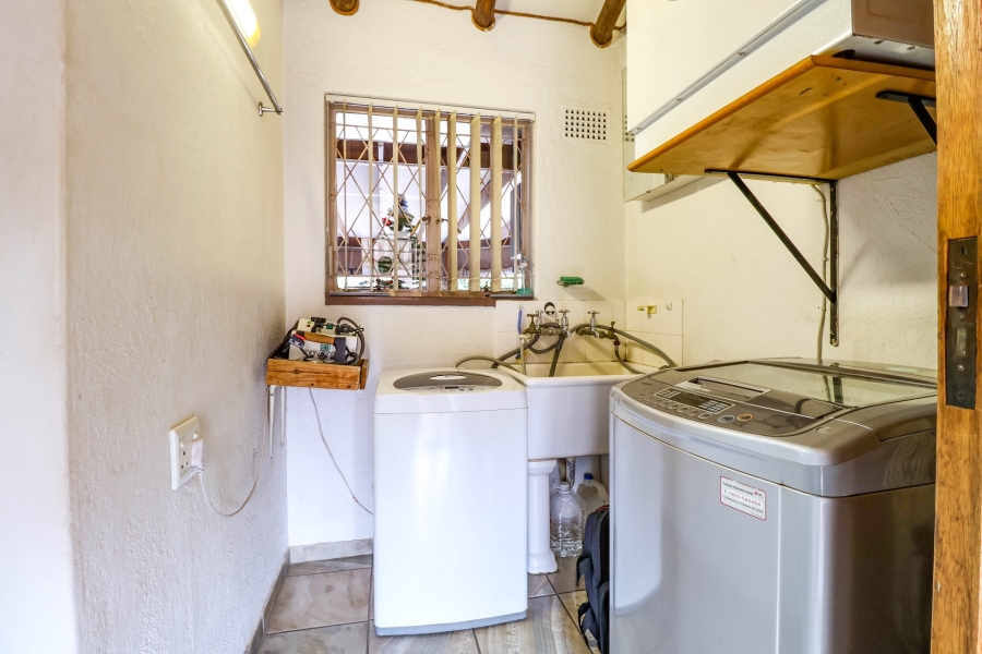 6 Bedroom Property for Sale in Eldoraigne Gauteng