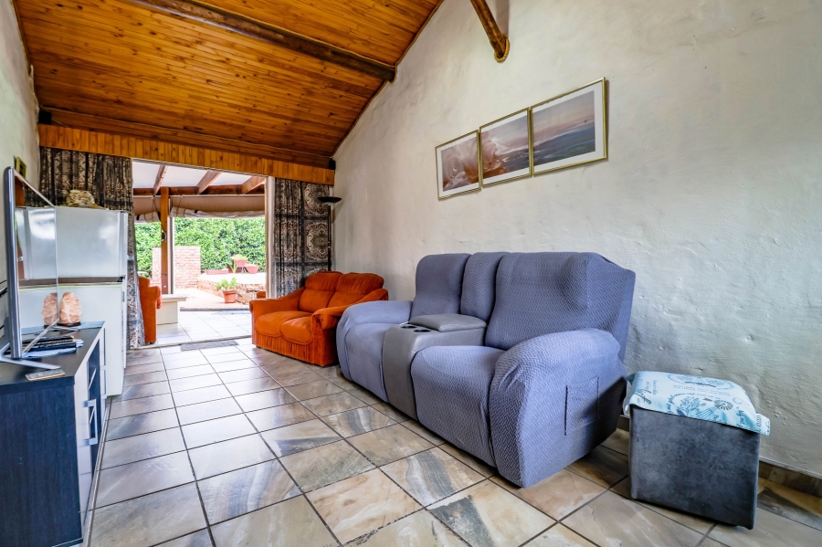 6 Bedroom Property for Sale in Eldoraigne Gauteng