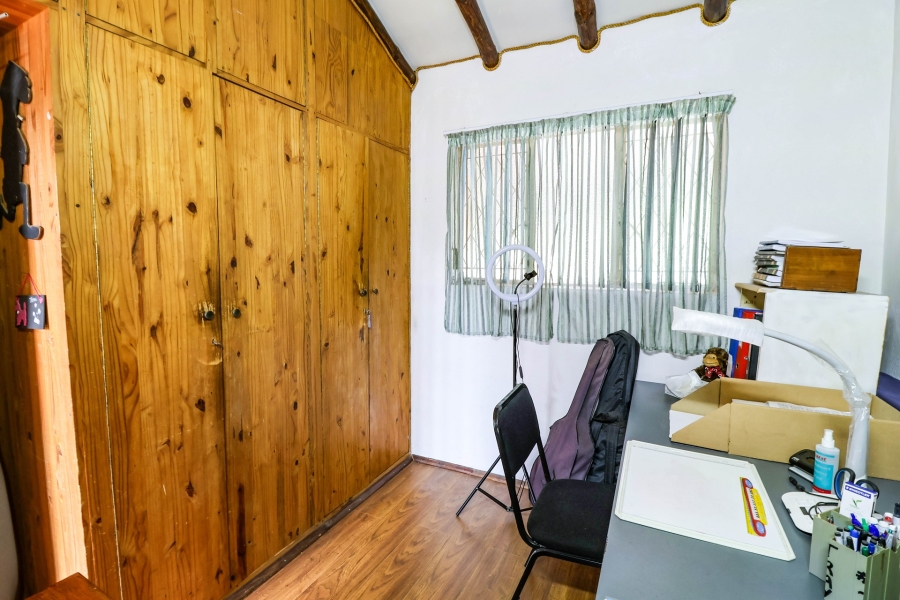 6 Bedroom Property for Sale in Eldoraigne Gauteng