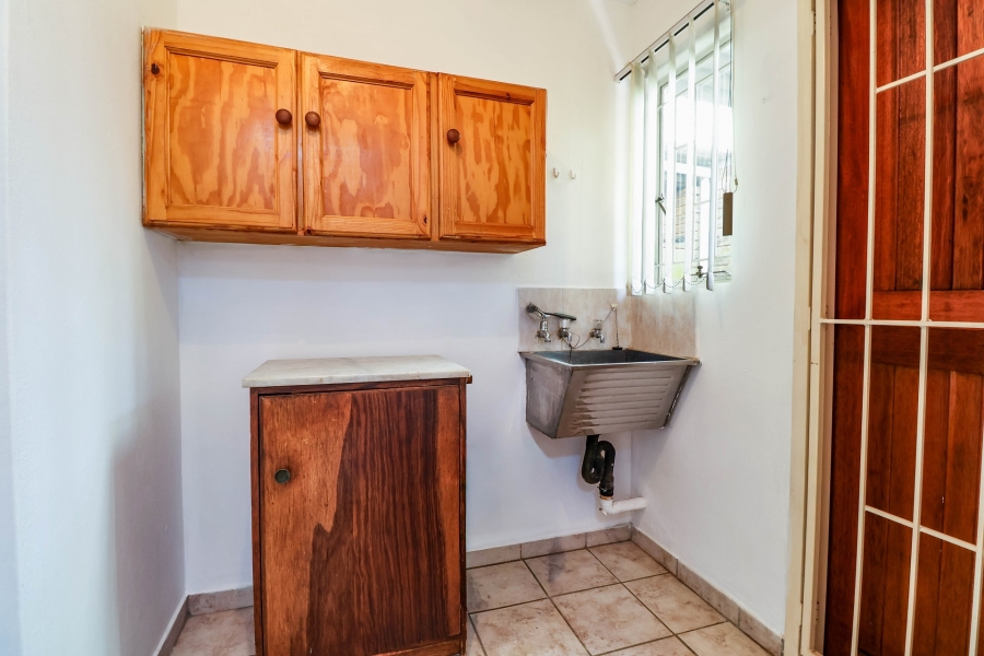 6 Bedroom Property for Sale in Eldoraigne Gauteng