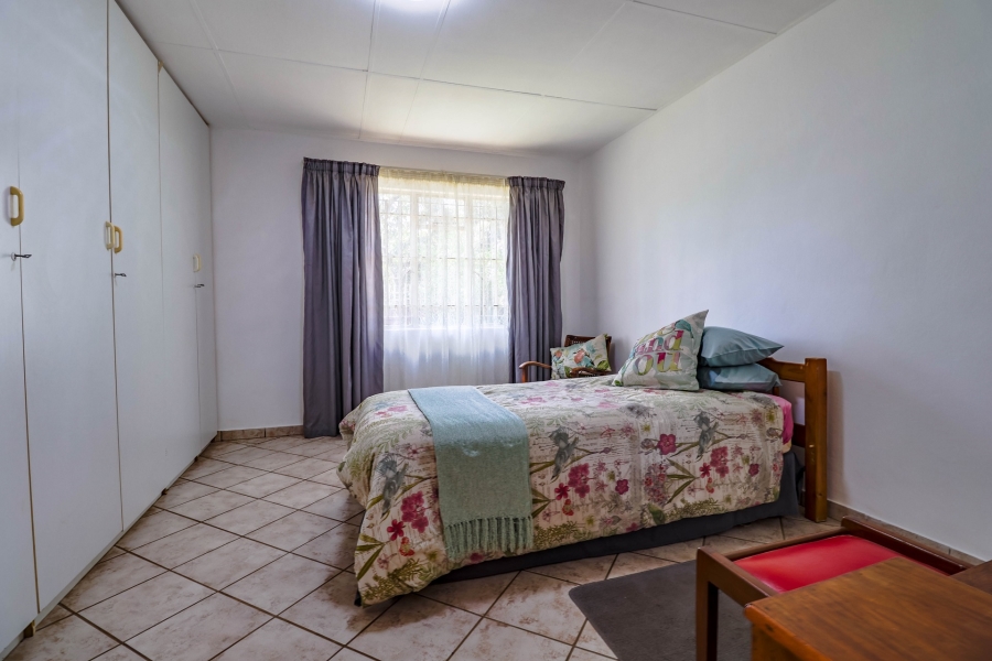 6 Bedroom Property for Sale in Eldoraigne Gauteng