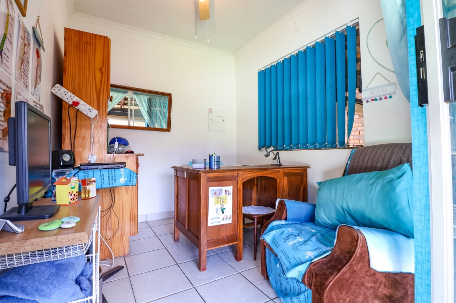 6 Bedroom Property for Sale in Eldoraigne Gauteng