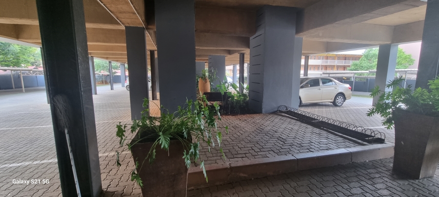 1 Bedroom Property for Sale in Hillcrest Gauteng