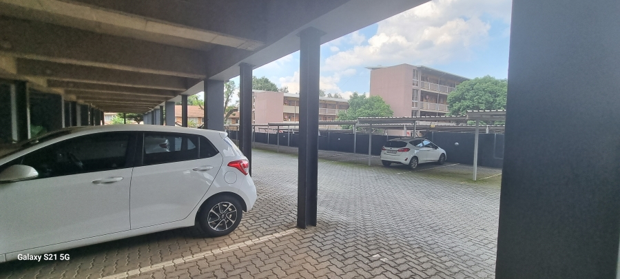 1 Bedroom Property for Sale in Hillcrest Gauteng