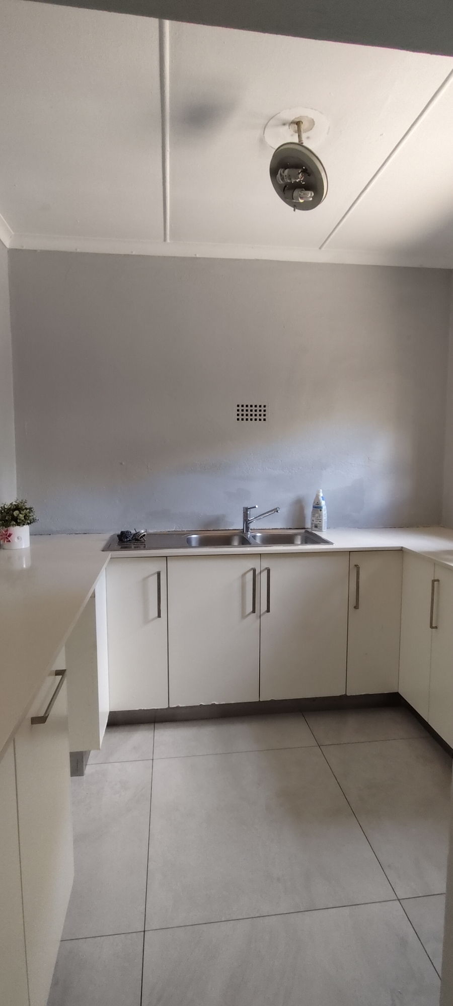 To Let 4 Bedroom Property for Rent in Eastleigh Ridge Gauteng