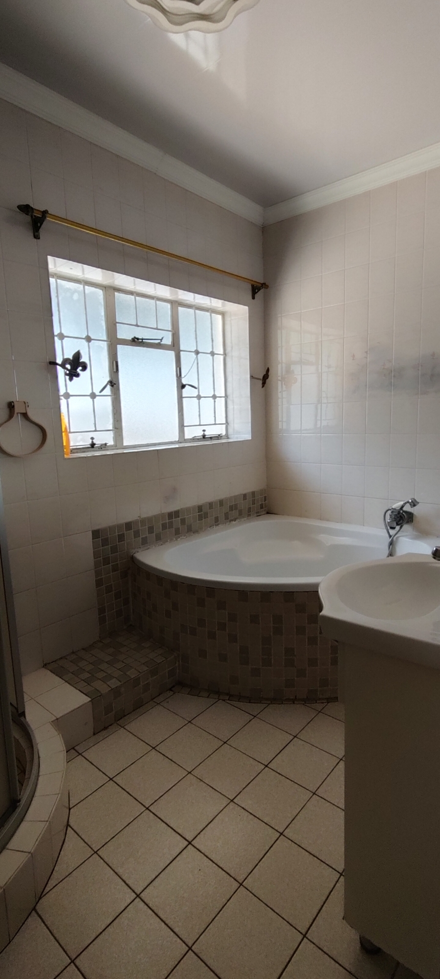 To Let 4 Bedroom Property for Rent in Eastleigh Ridge Gauteng