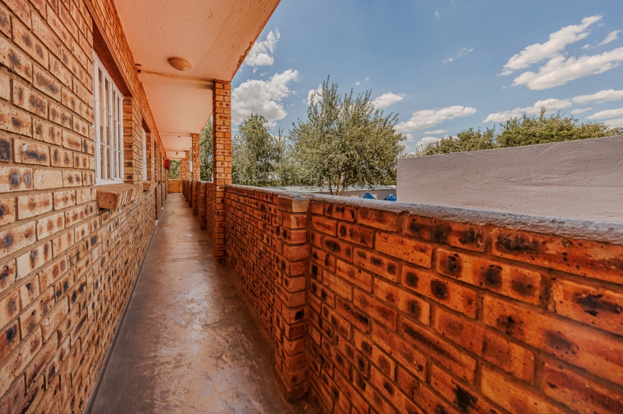 1 Bedroom Property for Sale in Randfontein Central Gauteng