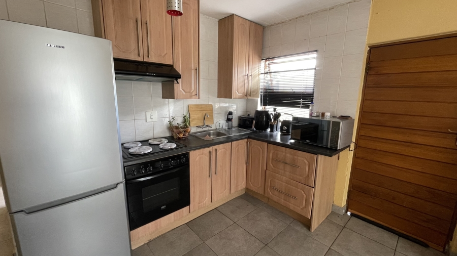 1 Bedroom Property for Sale in Lyndhurst Gauteng