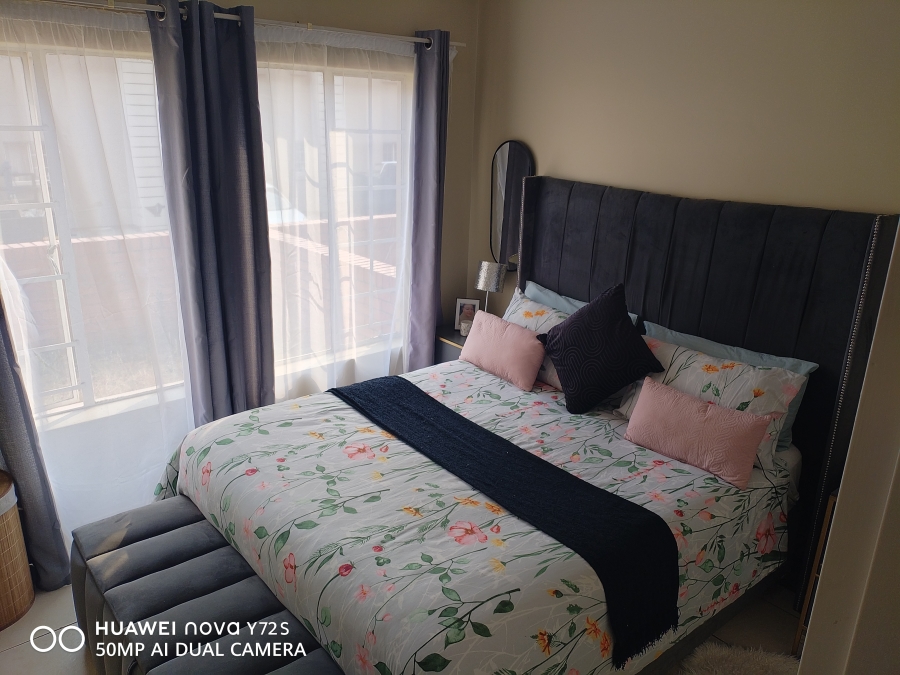 2 Bedroom Property for Sale in Kosmosdal Gauteng