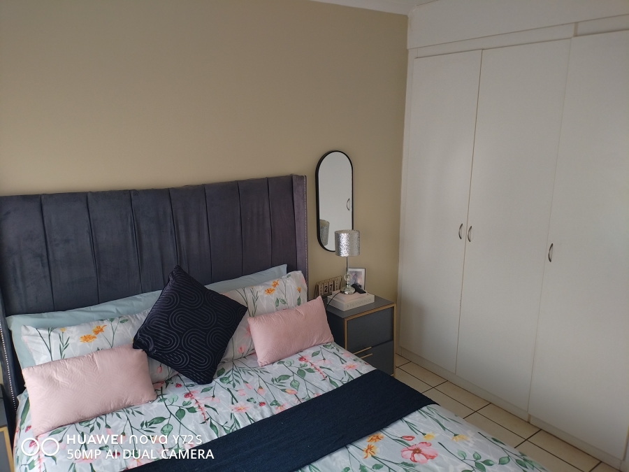 2 Bedroom Property for Sale in Kosmosdal Gauteng