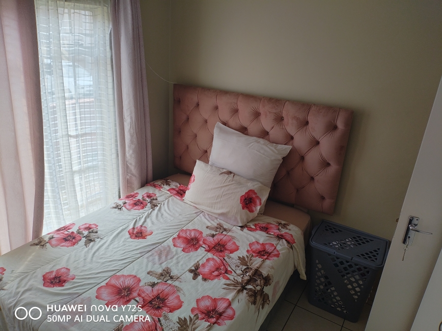 2 Bedroom Property for Sale in Kosmosdal Gauteng