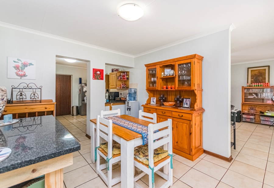 3 Bedroom Property for Sale in Die Hoewes Gauteng