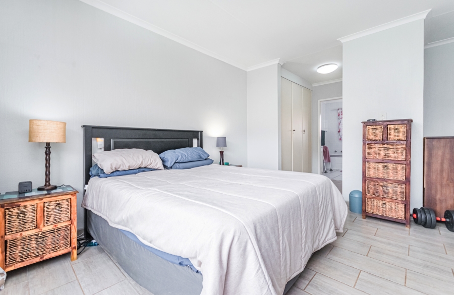 3 Bedroom Property for Sale in Die Hoewes Gauteng