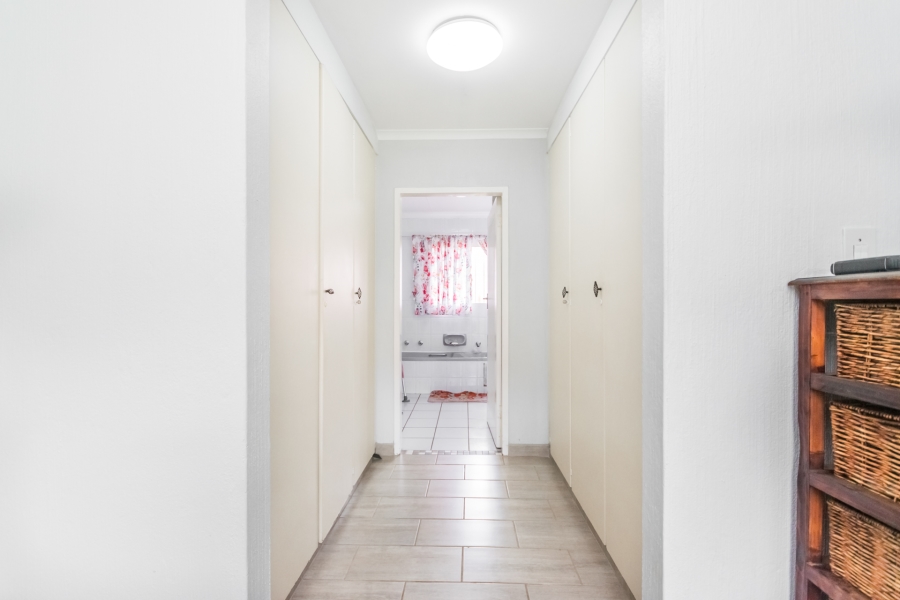 3 Bedroom Property for Sale in Die Hoewes Gauteng